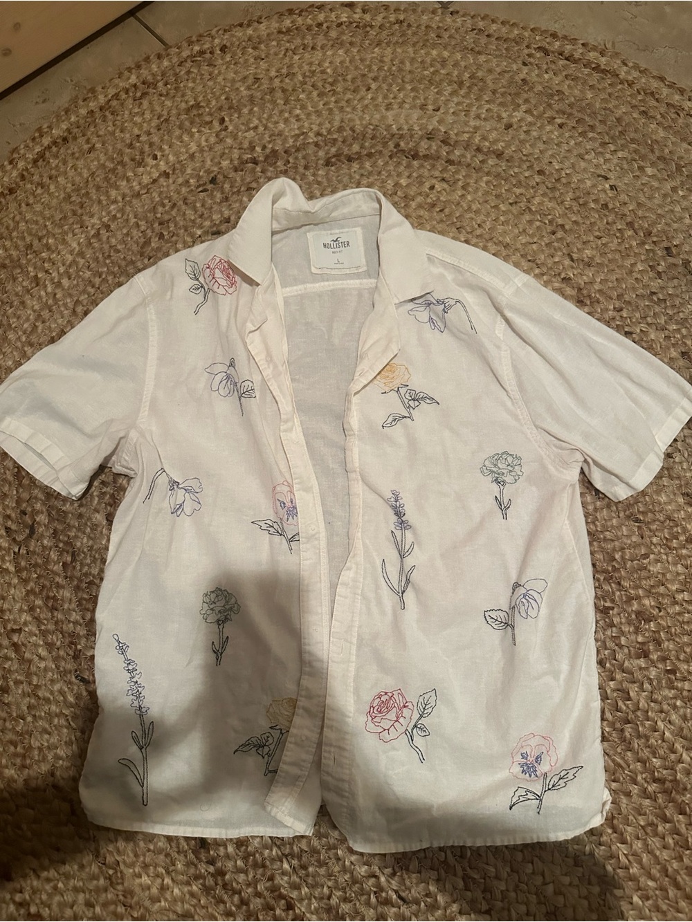 EMBROIDERED BUTTON DOWN LINEN TOP